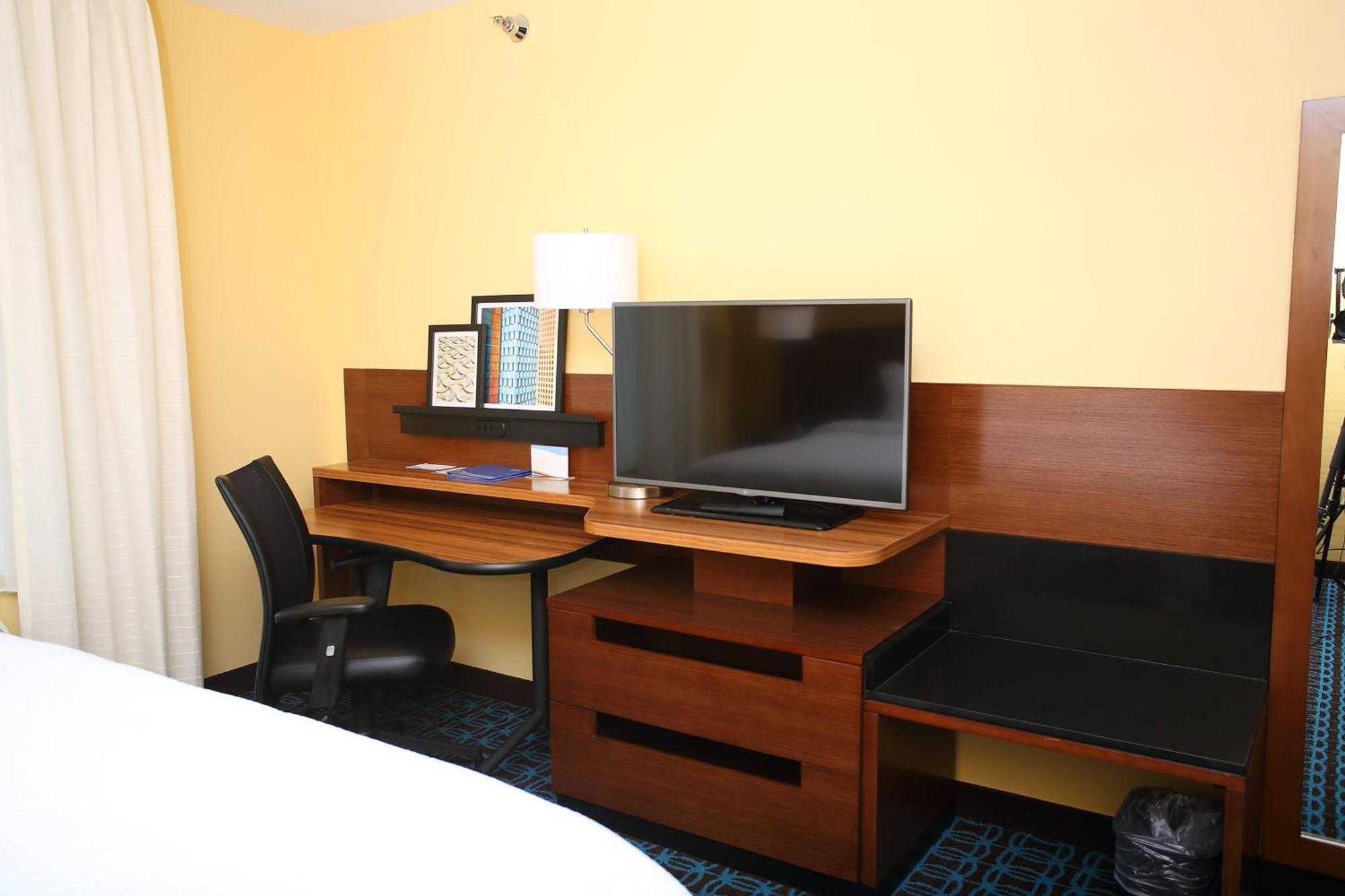 Fairfield Inn & Suites By Marriott East Grand Forks Exterior photo