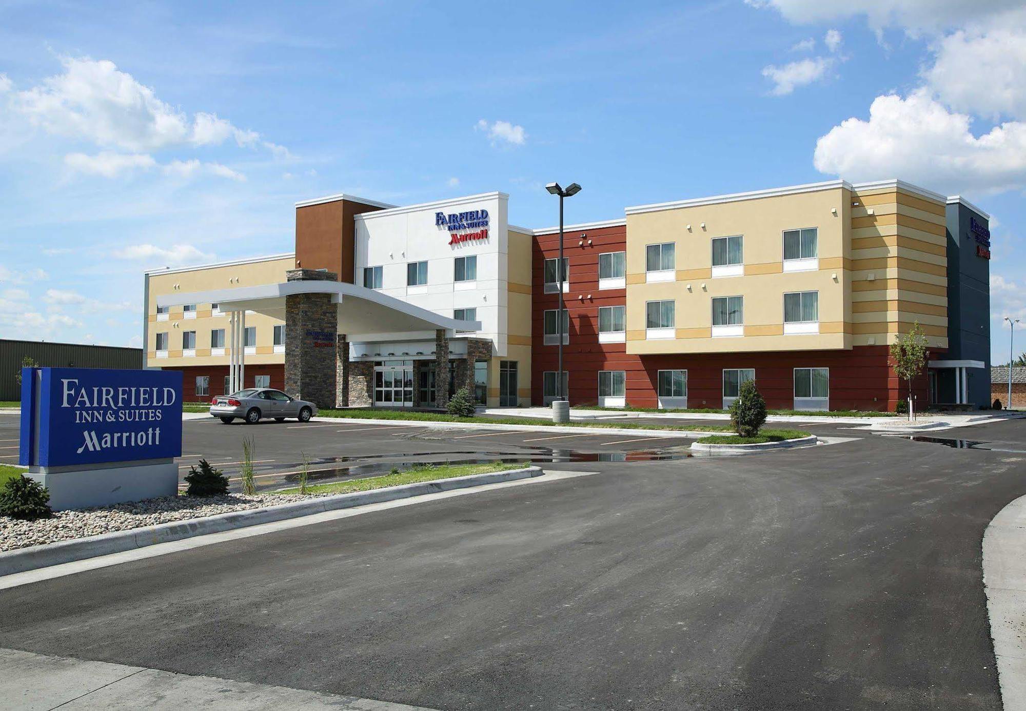 Fairfield Inn & Suites By Marriott East Grand Forks Exterior photo